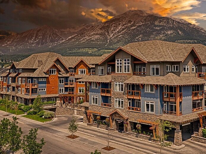 Picture of Blackstone Mountain Lodge by CLIQUE