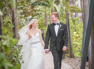 With a modern aesthetic in mind, Lindsey Perdeck (27 and an associate manager of HR programming at The Knot) and Danny Schwimmer (28 and in real estat