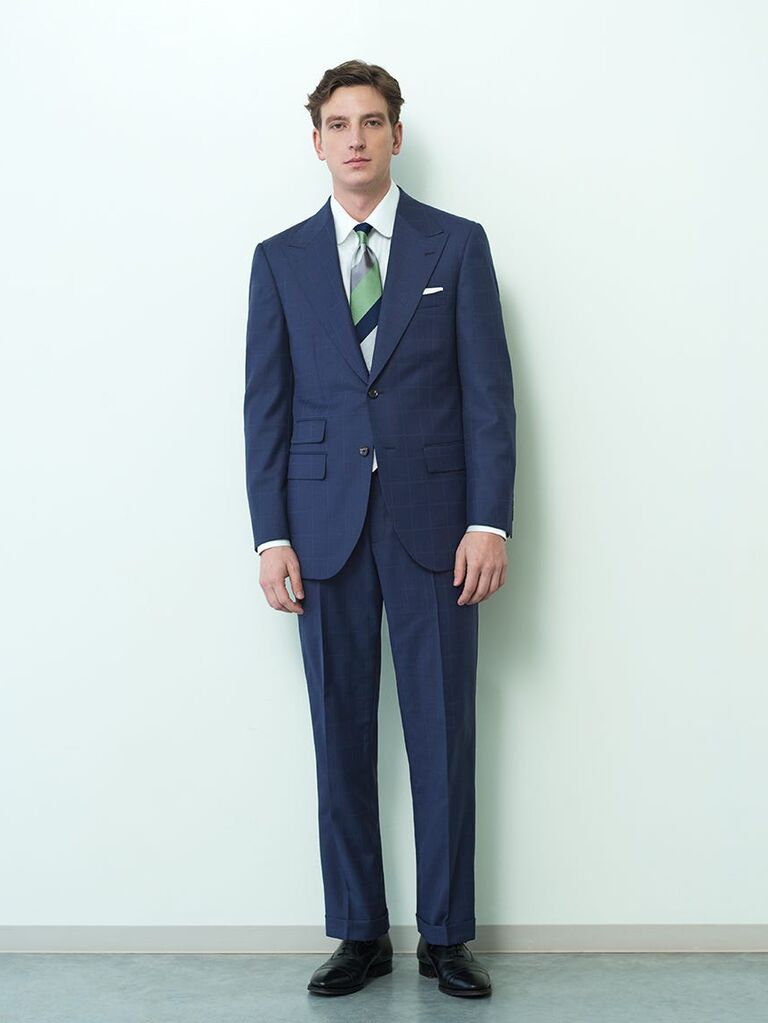 Fitted suit for a wedding by Kashiyama. 