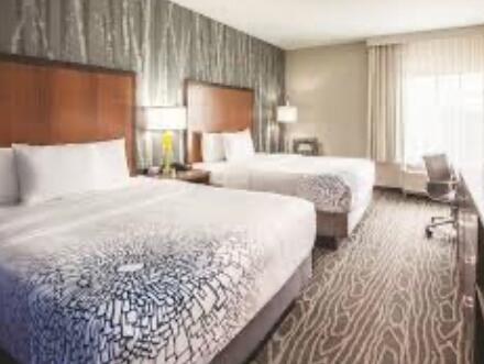 Picture of La Quinta Inn & Suites by Wyndham Duluth