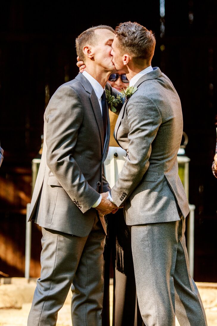 The Grooms's First Kiss at the Buchanan Farmhouse