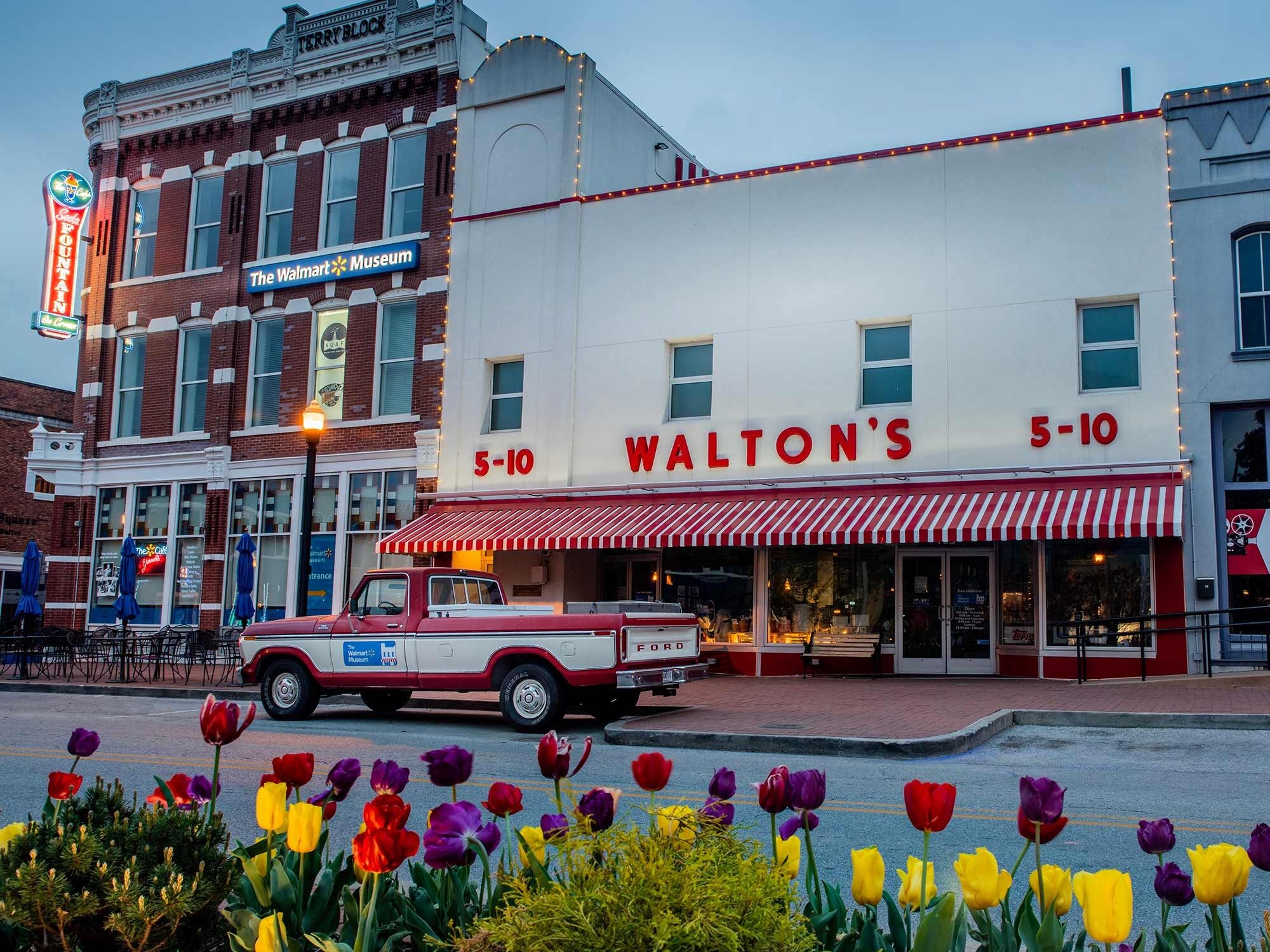 Picture of Bentonville, AR, Downtown Square