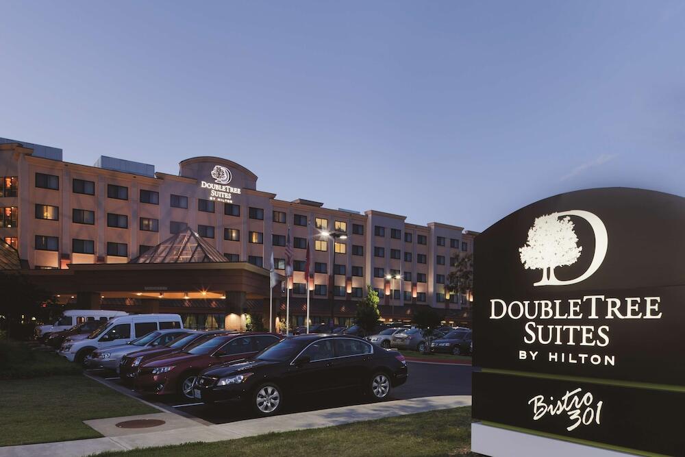 Picture of DoubleTree Suites by Hilton Bentonville