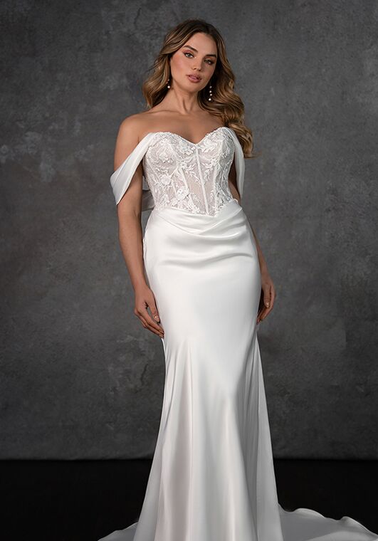 Essense of Australia D4303 Column Wedding Dress - 6