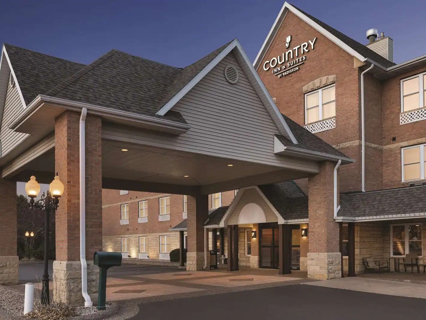Picture of Country Inn & Suites by Radisson, Galena, IL