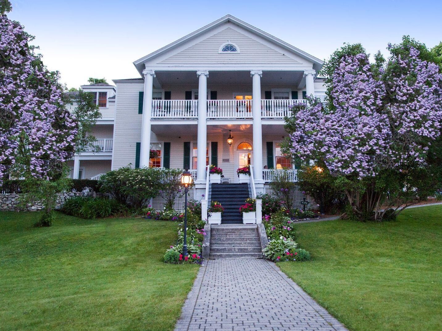 Picture of Harbour View Inn - Mackinac Island, MI