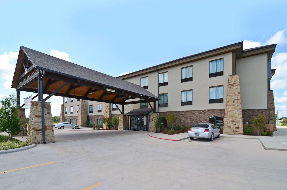 Picture of Best Western Plus Emory At Lake Fork Inn & Suites