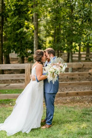 Couple Portraits at Saddle Wood Farms in Murfreesboro, Tennessee
