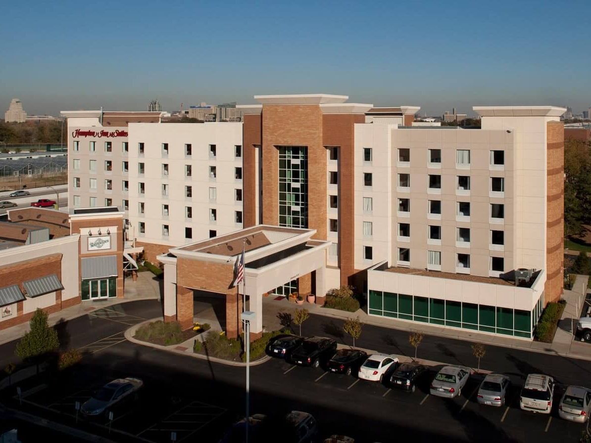 Picture of Hampton Inn & Suites St. Louis at Forest Park