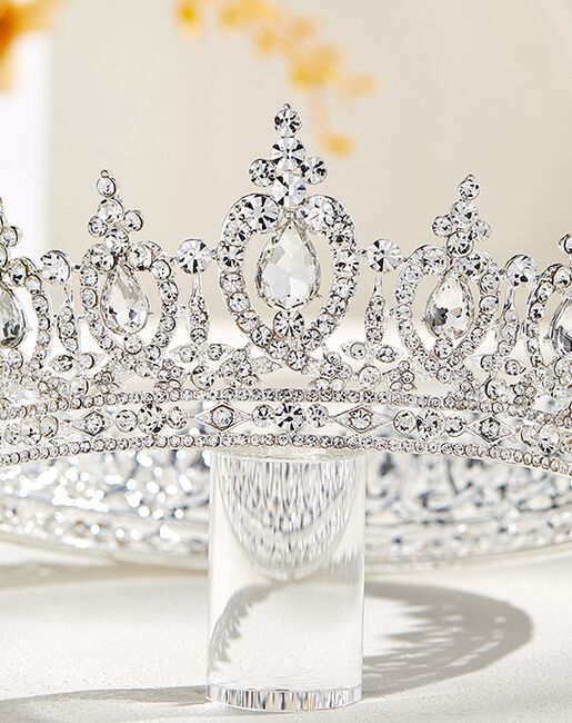 AW Bridal AW BRIDAL Wedding Crown Tiara Crystal Birthday Crown for Women Rhinestone Queen Crown Bridal Party Pageant Crown Wedding Hair Accessories for Brides (Silver) Silver Tiara - 5
