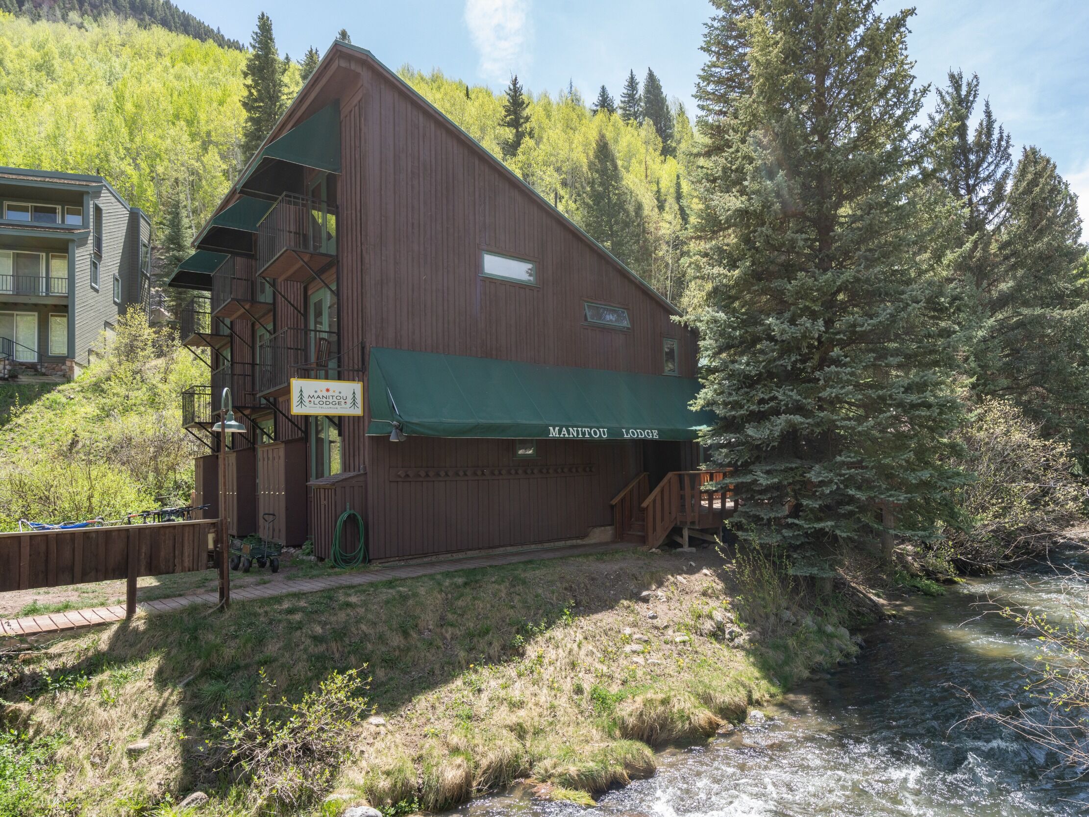 Picture of Manitou Lodge