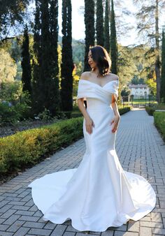 Essense of Australia D3754 Fit-and-Flare Wedding Dress