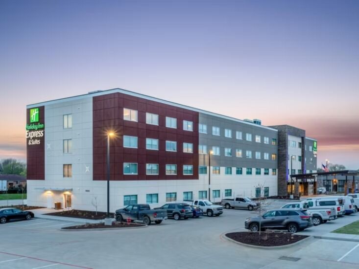 Picture of Holiday Inn Express & Suites Springfield North, an IHG Hotel