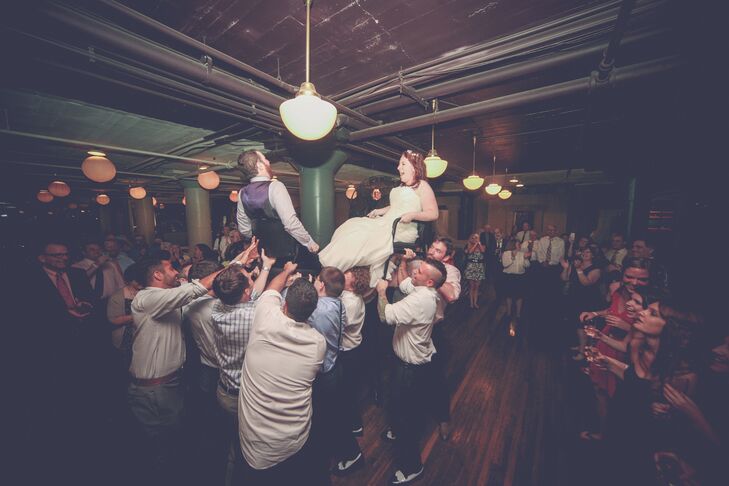 The couple closed out the night with a tribute to Jesse’s hometown and their current residence: The last song of the night was “No Sleep Till Brooklyn” by the Beastie Boys. “The crowd went absolutely nuts,” says Melissa.
