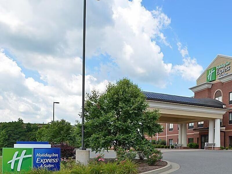 Picture of Holiday Inn Express & Suites Bridgeport - Clarksburg, an IHG Hotel