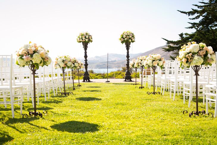 Lush Outdoor Ceremony at The Cliff Resort