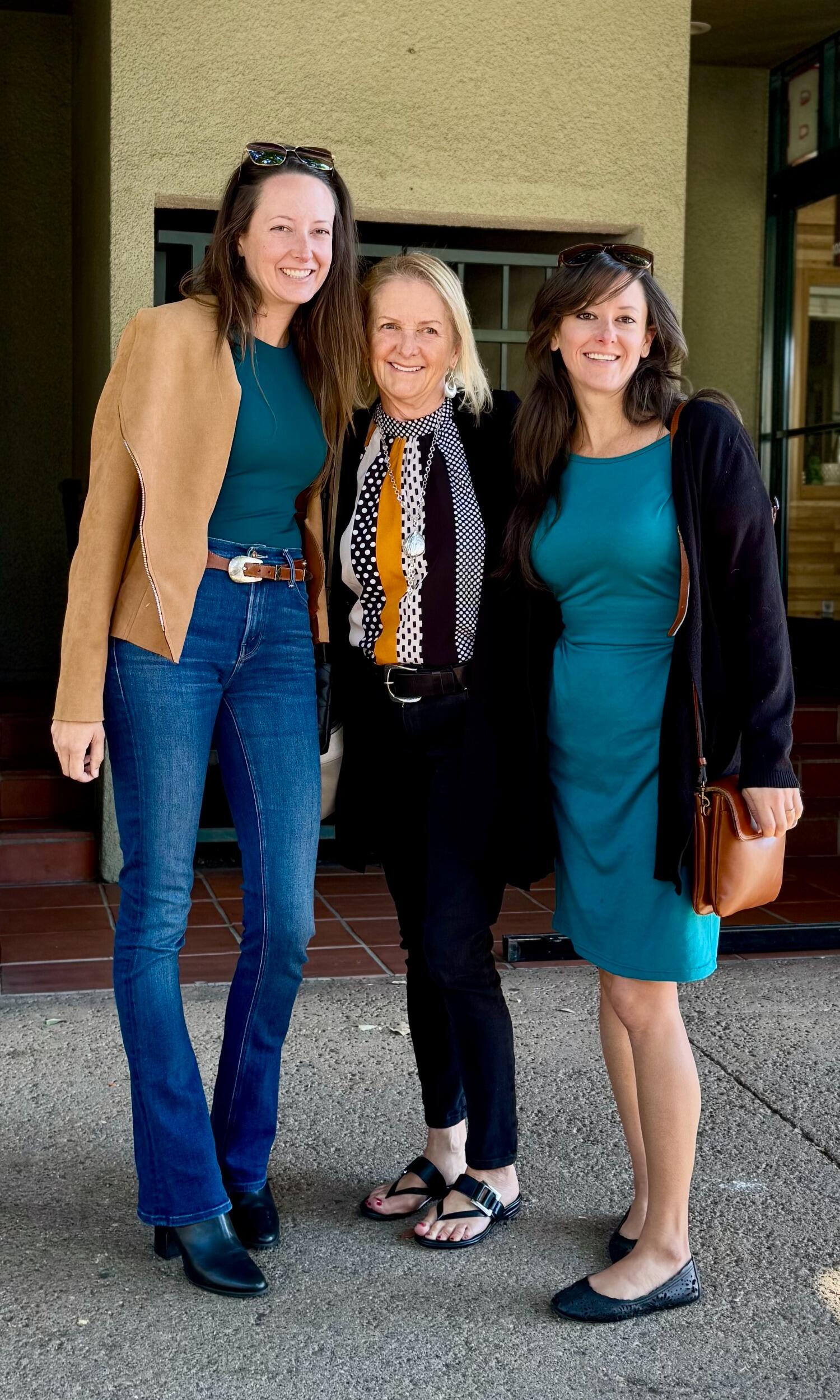 Michelle went wedding dress shopping with Pam, Lauren and Betty where she said Yes to the Dress! Joel was kept entertained as the Dodgers pulled off a win in one of the most thrilling World Series! 