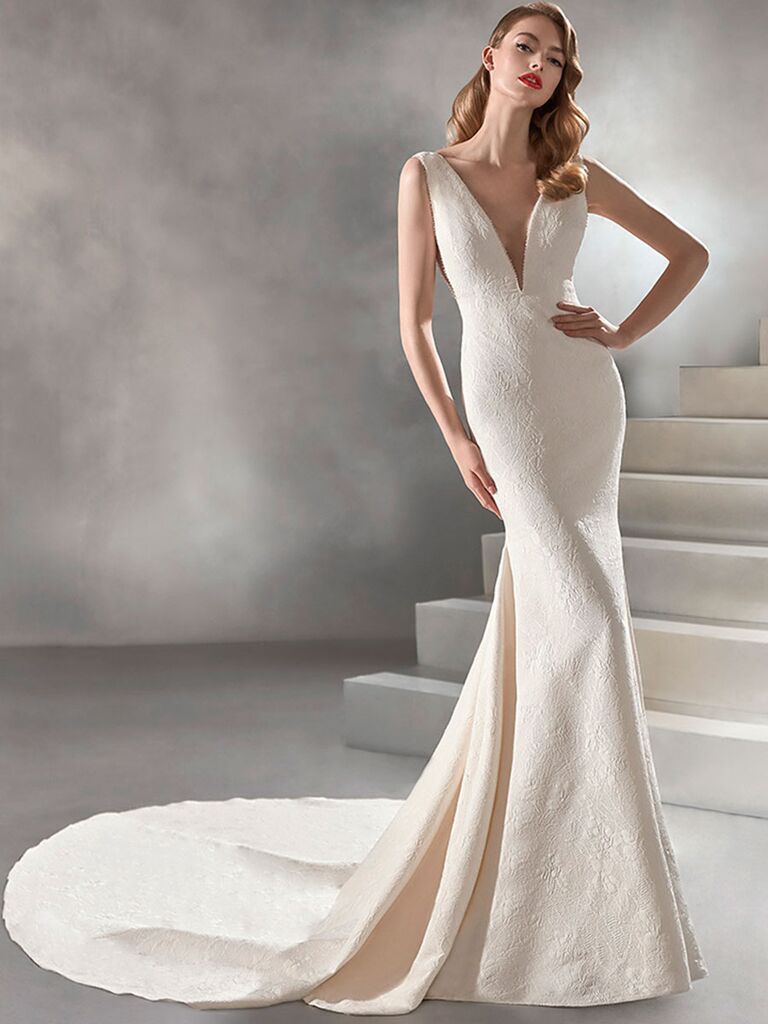 Atelier Provonias wedding dress jacquard trumpet gown