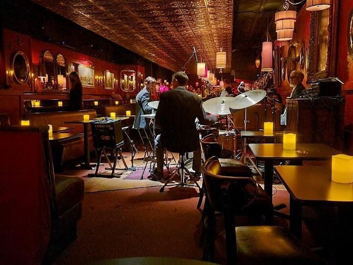 Picture of Green Lady Lounge