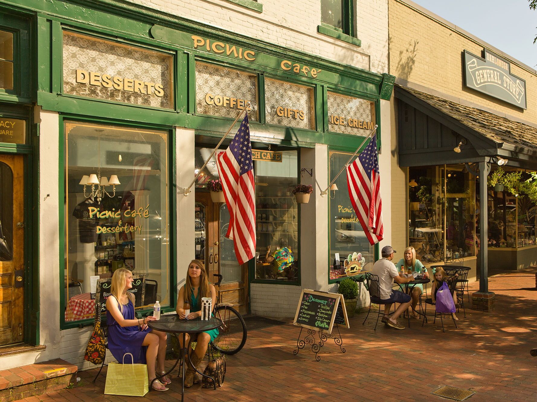 Picture of Dahlonega Square