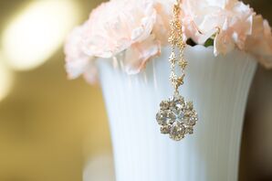Elegant Gold Bridal Necklace
