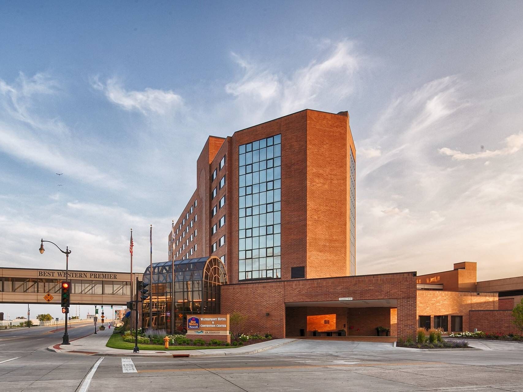 Picture of Oshkosh Waterfront Hotel