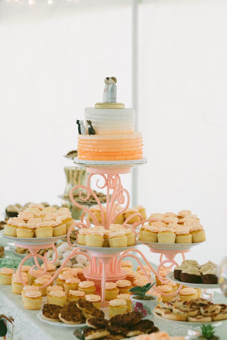 In addition to wedding cake and cupcakes, Lauren and Carter served their guests an assortment of pies and tarts.