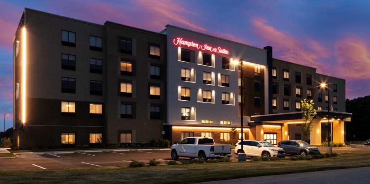 Picture of Hanpton Inn & Suites Avon