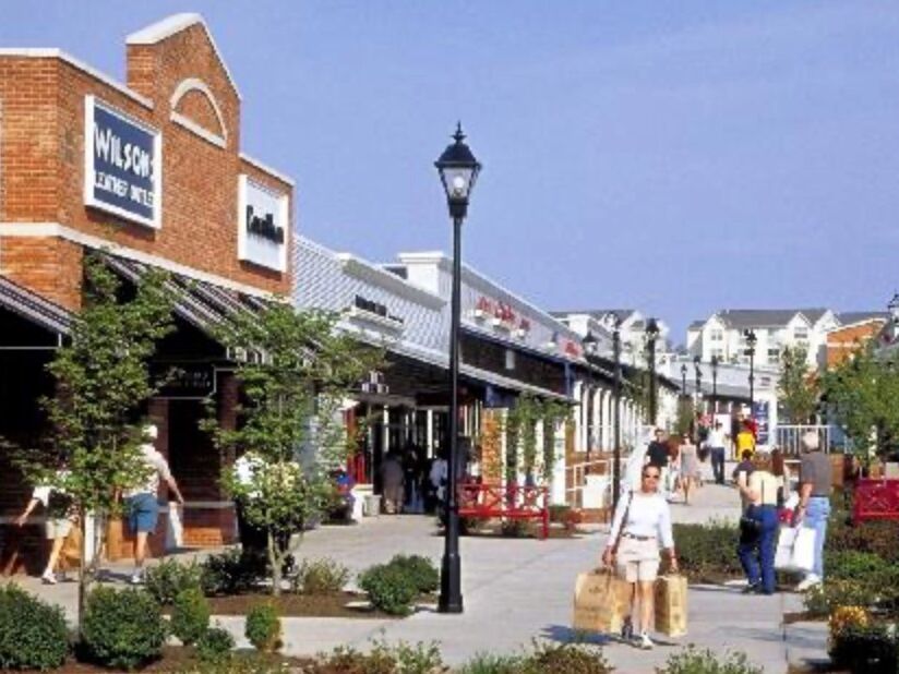 Picture of Shopping at Leesburg Premium Outlets
