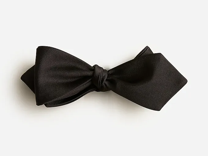 English satin point bow tie for groom