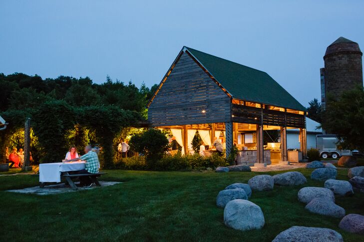 The couple held both the ceremony and reception in the same location. "It gave the whole day a really easy going vibe -- just like us!" Lisa explains.