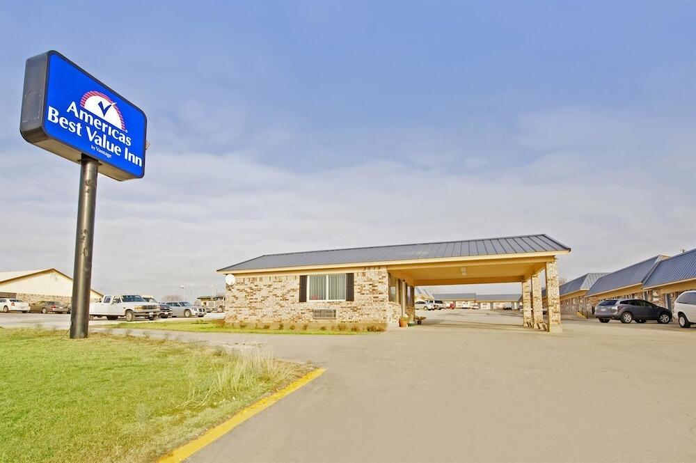 Picture of Americas Best Value Inn Gainesville, TX