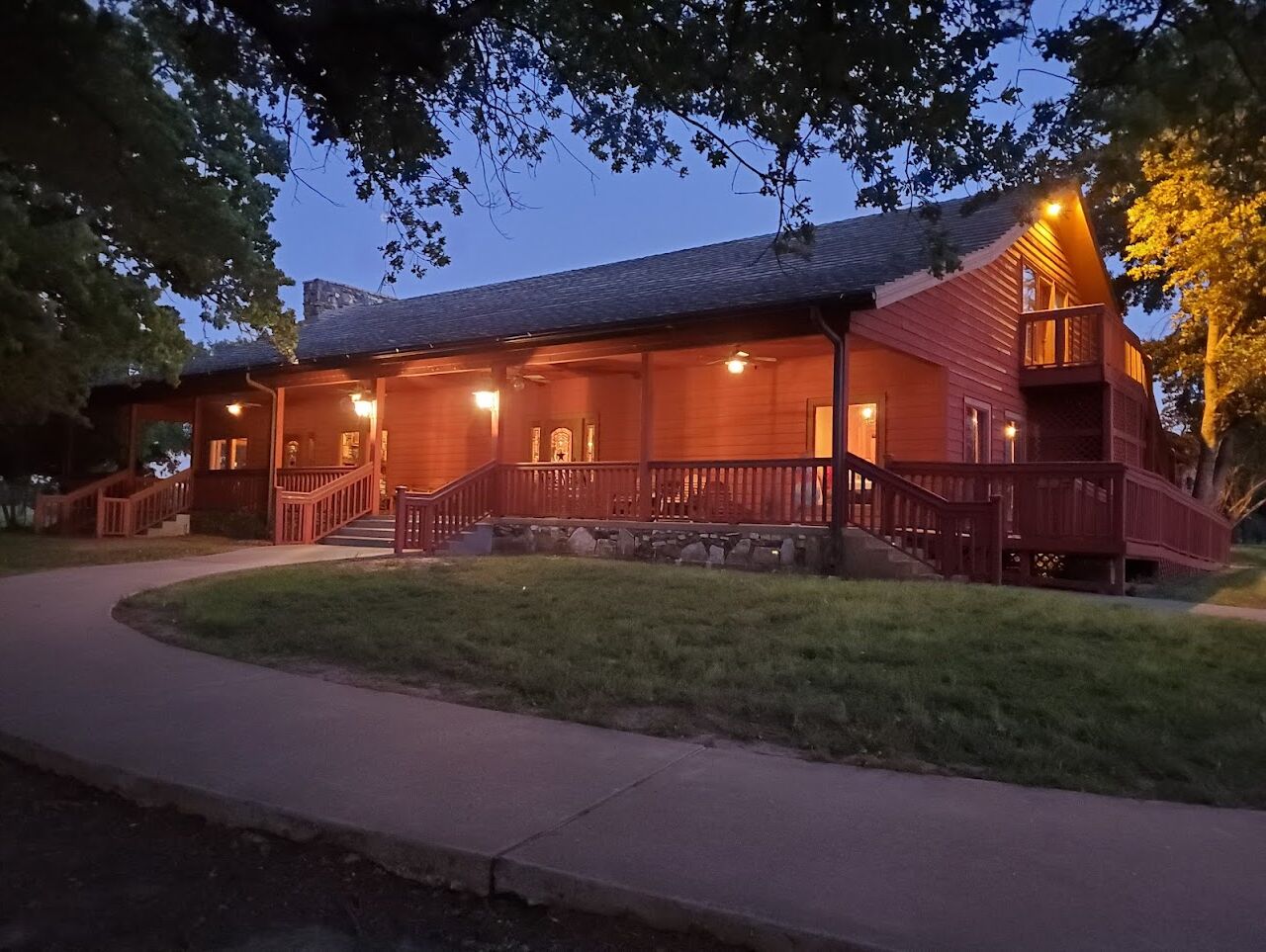 Picture of Four Winds Steakhouse