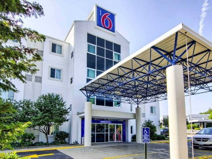 Picture of Motel 6 Portsmouth, NH