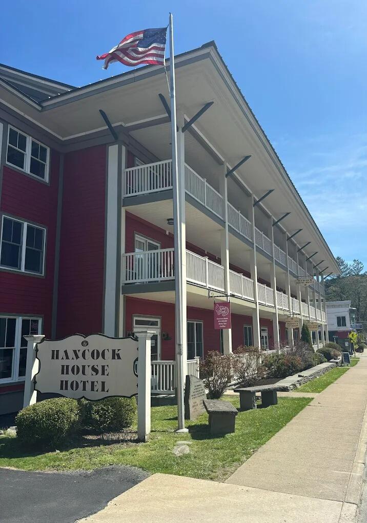 Picture of Hancock House Hotel