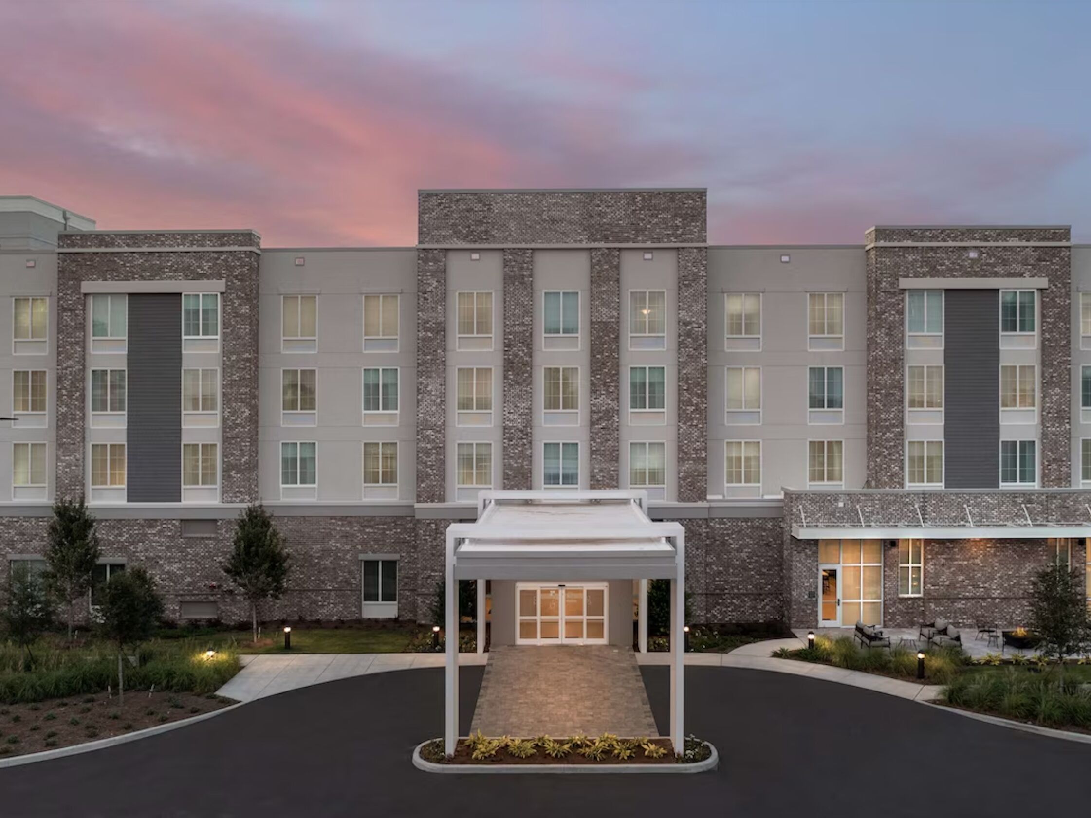 Picture of Hilton Garden Inn Pensacola Downtown
