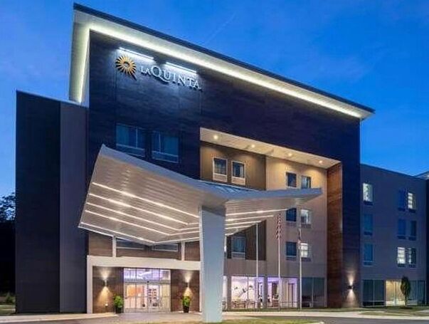 Picture of La Quinta Inn & Suites By Wyndham