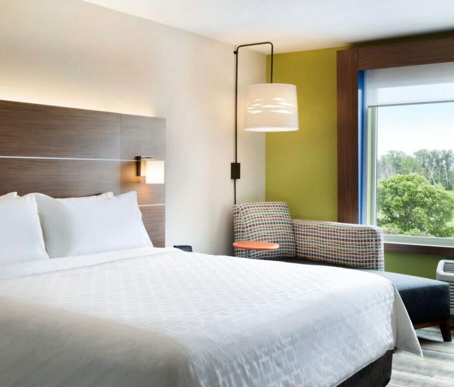 Picture of Holiday Inn Express & Suites