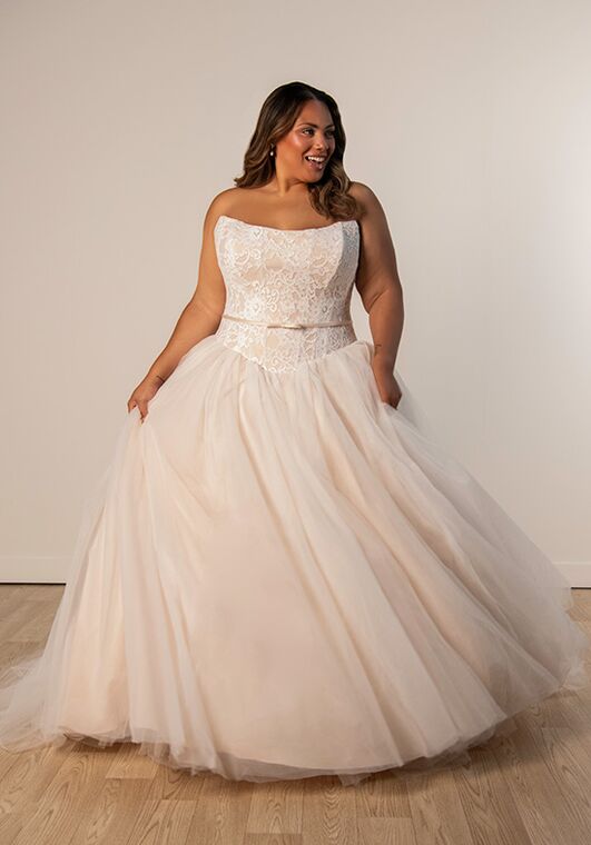 Stella York SY8189+ Ball Gown Wedding Dress - 4