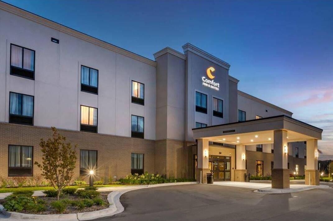 Picture of Comfort Inn & Suites Clarkston Pine Knob Area