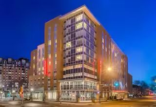 Picture of Hampton Inn & Suites Madison / Downtown