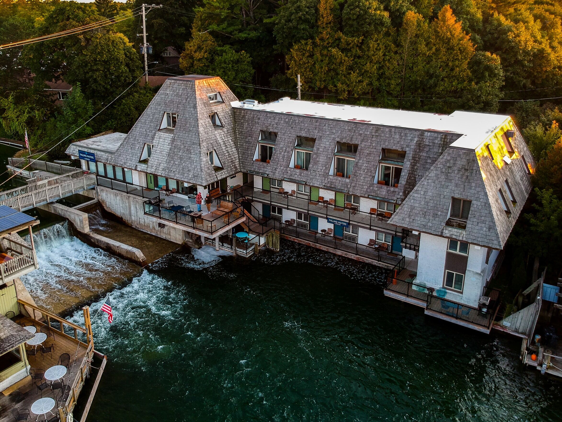 Picture of Falling waters lodge