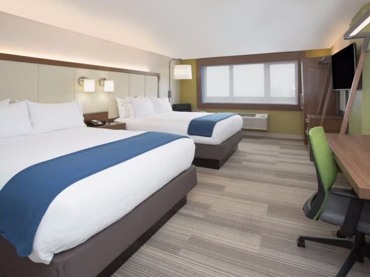 Picture of Holiday Inn Express & Suites Olathe South