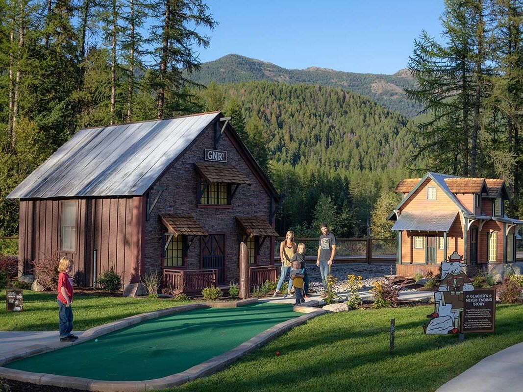 Picture of Golfing to the Sun Mini Golf