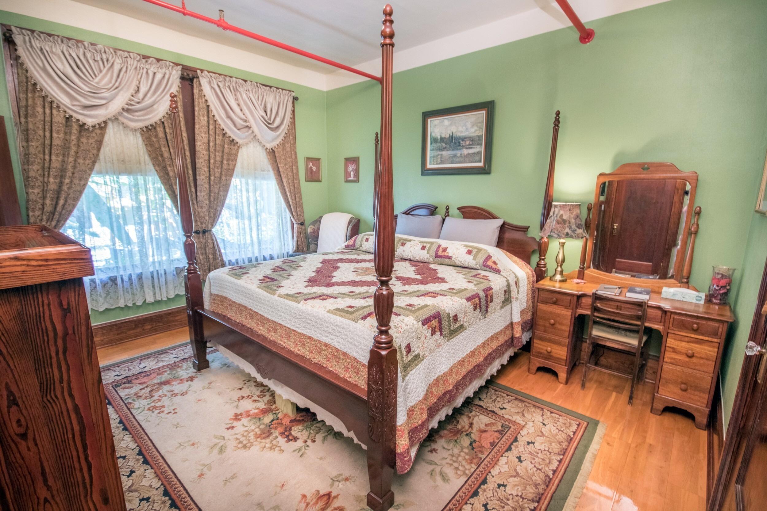 Picture of The Edgewater Hotel B&B Style Inn (Winter Garden)