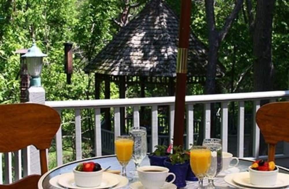Picture of Heartstone Inn B&B & Cottages