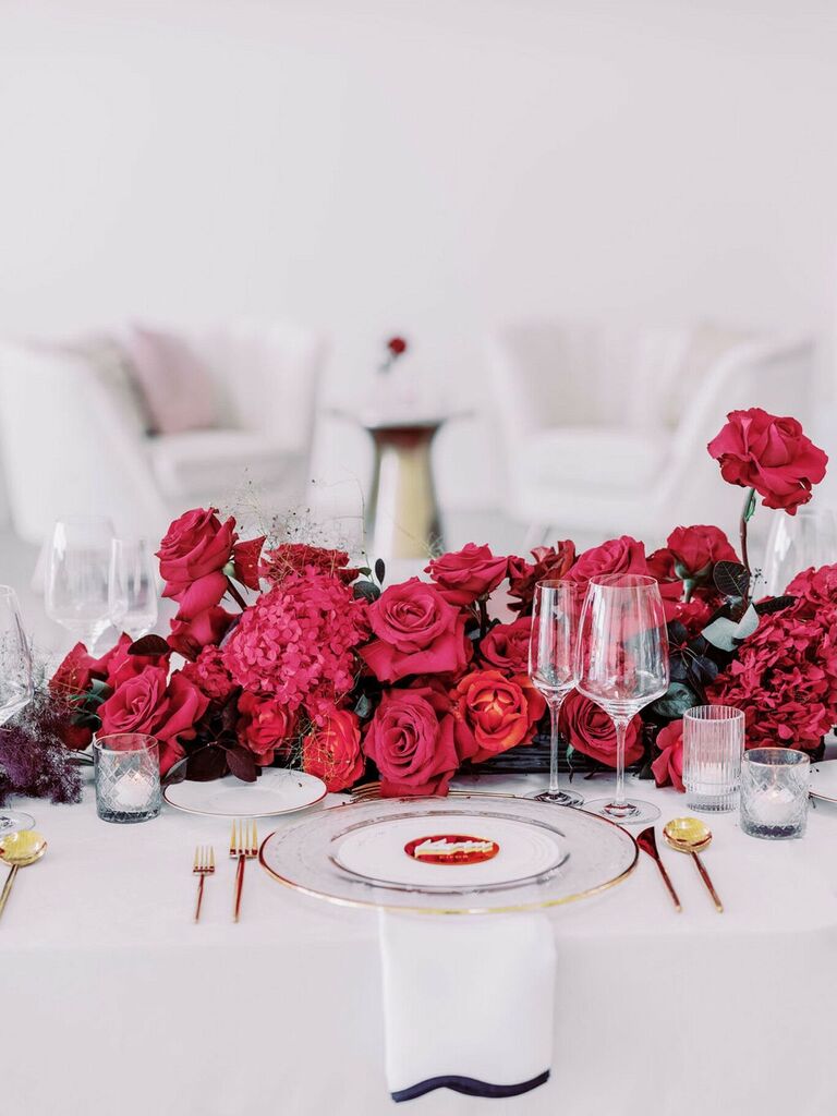 A lovely rose and hydrangea centerpiece.