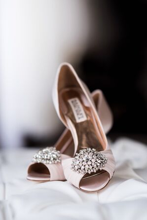 Badgley Mischka Champange Shoes With Crystals