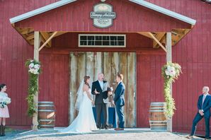 Outdoor Barn Ceremony at Sleepy Hollow Farm