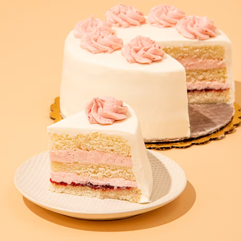 Iconic wedding cake from Goldbelly for your parents' 50th wedding anniversary gift